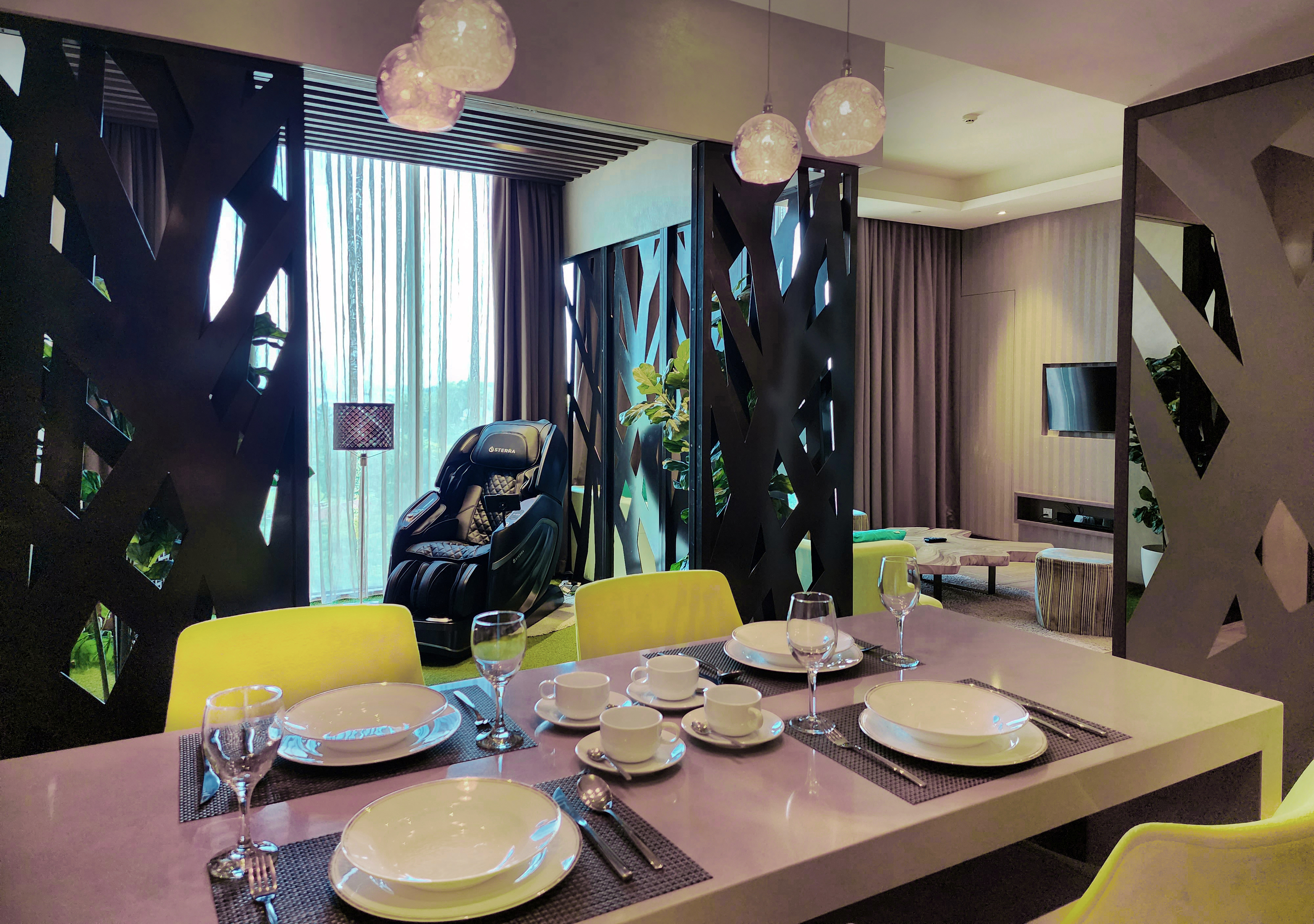 Rainforest Premier Suite - Luxury and spacious suites at D'Resort Singapore
